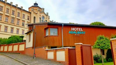Hotel Adalbert Boldog Meszlényi Zoltán Ház