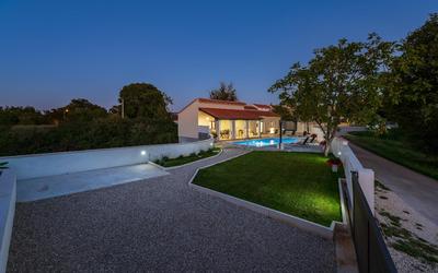Villa Desapemani with heated pool