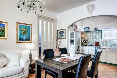 Medusa And The Seahorse Villa