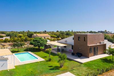 Villa Akos Large Private Pool AC WiFi