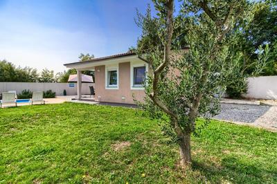 Beatiful families oriented villa Trusina with pool immersed in the nature near the town