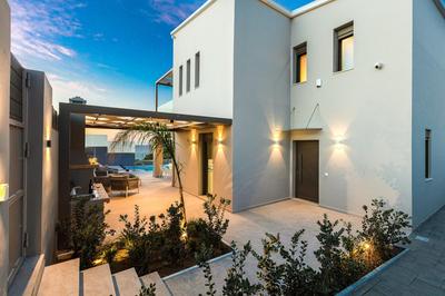 Lagoon Seaside Villa, Sumptuous Retreat,By ThinkVilla