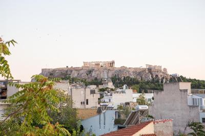 Raise Acropolis View Suites