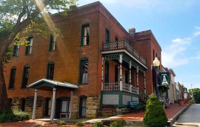 Iron Horse Hotel