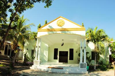 FX72 Beach Resort Maumere