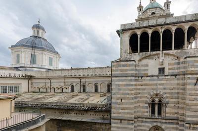 JOIVY Exclusive Flat for 7 near Cathedral of Genoa