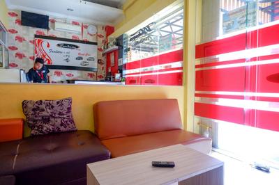 Pandawa Guest House At Ngaliyan Square Mitra RedDoorz