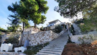Seaview & Beachfront Apartments Jakov
