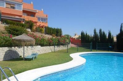 Traditional Townhouse, 4 Bed with Terraces and Private BBQ