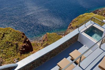Luxury Santorini Villa Standard Cave Villa Outdoor Hot Tub Oia