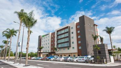 Holiday Inn Express and Suites Celaya by IHG