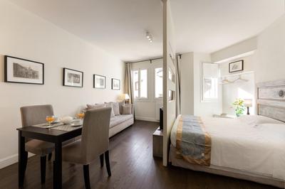 Novella Goldoni Suite-by Florence Concierge