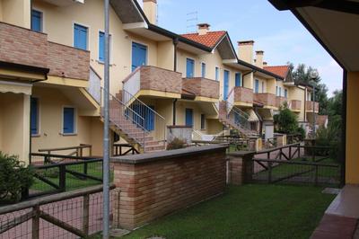 Homely flat with pool-Beahost