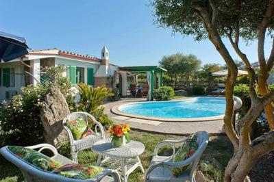 VILLA con PISCINA 200 mt dalla spiaggia 10 persone