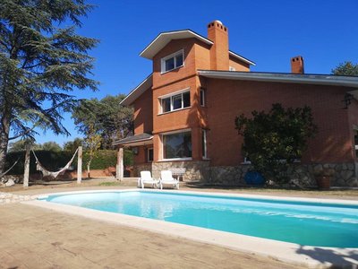 Cosy Apartment in Villaviciosa de Odón with Shared Pool