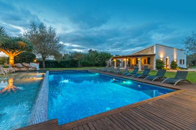Mar - Villa with Spectacular Pool Area & Bar