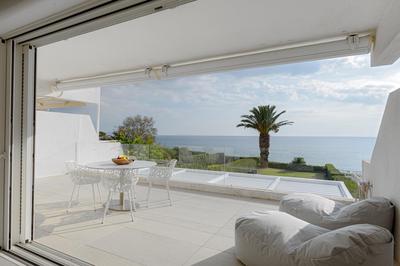 Luxurious Beachfront Villa Maira