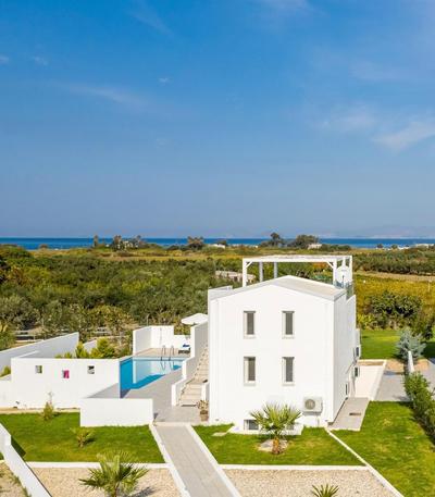 ASTERIA PEARL VILLA 2 with Rooftop Jacuzzi