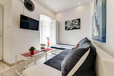 B&B Antigona