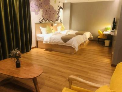 Vatica Huanggang Luotian County City Square Hotel