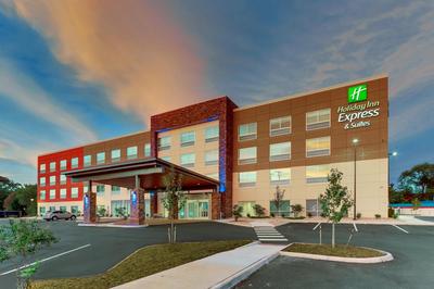 Holiday Inn Express & Suites - Roanoke – Civic Center