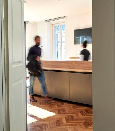 Lainez Rooms & Suites