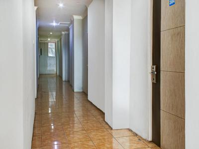 RedDoorz Syariah near Q-Mall Banjarbaru