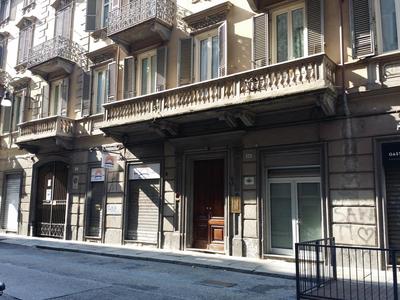 Torino central-- rooms and Apartments - Alba