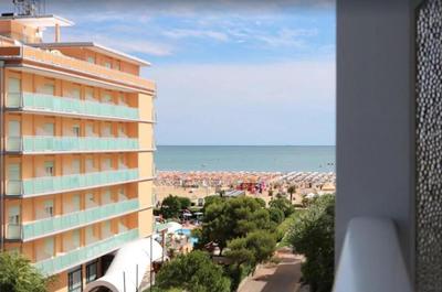 Sea view apartment with beach place