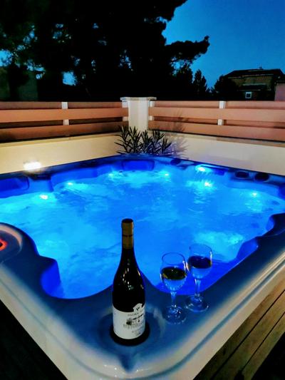 Villa OLIVIA - new and modern house with pool, souna, jacuzzi & playground, Ližnjan - Istra