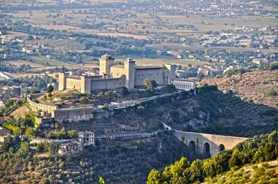 Spacious Apartment in Bevagna with Mountain View