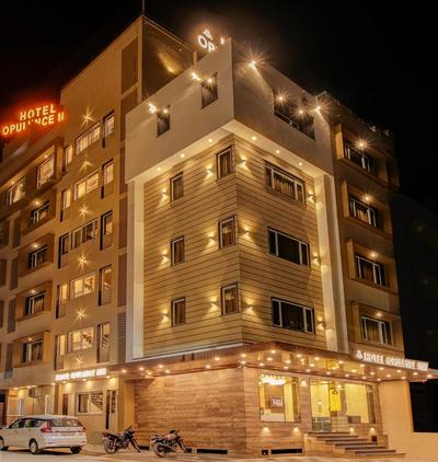 Opulence Inn - 500 Meters From Railway Station