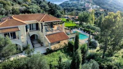 Spacious 4-Bedroom Villa with Private Pool and Stunning Sunset Views, 3 Minutes from the Beach