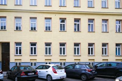 Modern Attic Apartment with Air conditioning near City Center