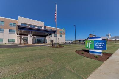 Holiday Inn Express & Suites - Union City by IHG