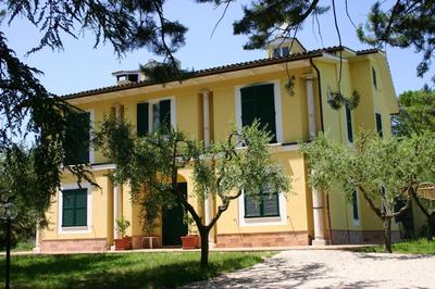Charming house in Mogliano with shared pool