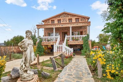 Spacious villa with pool in Porzuna - 90 m² and mountain view