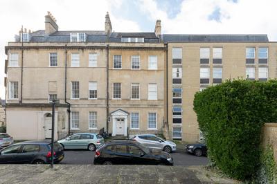 Stunning Georgian Apartment in Central Bath