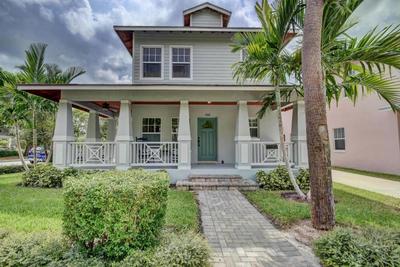 Grey Mist - Recharge in a Stylish Home Near Downtown