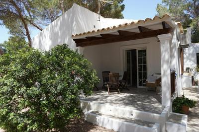 Charming house near the beach Terrace and garden