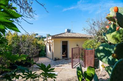 Spacious house in Lido di Noto with terrace and garden