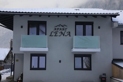 Apart-Lena