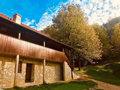 Elegant villa with jacuzzi near Možđenec