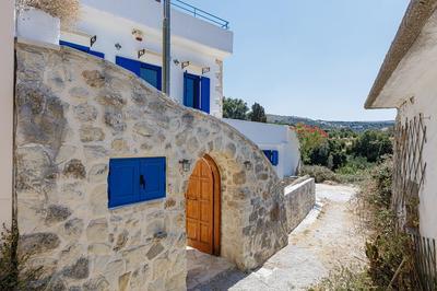 Anna's Villa in Mesi Village