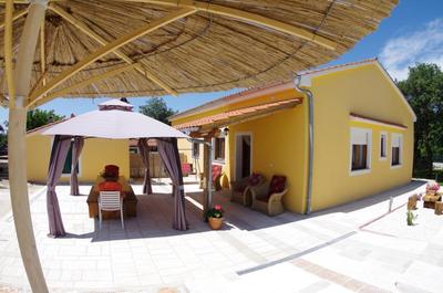 House Oliva, Sveti Kirin