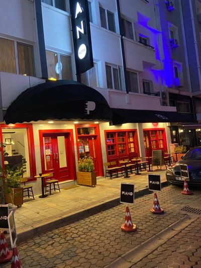 Piano Hotel - Image 7