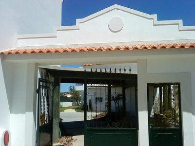 Charming Apartment in Albufeira with Shared Pool