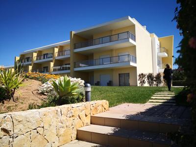Spacious apartment in Albufeira with pool and terrace