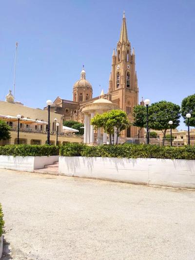 Bright apartment with sea view in Għajnsielem - 120 sqm