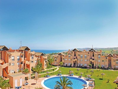 Bright apartment with sea view in Casares, 96 m², pool